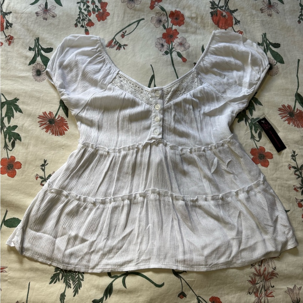 White Buttoned Blouse with Lace Detail